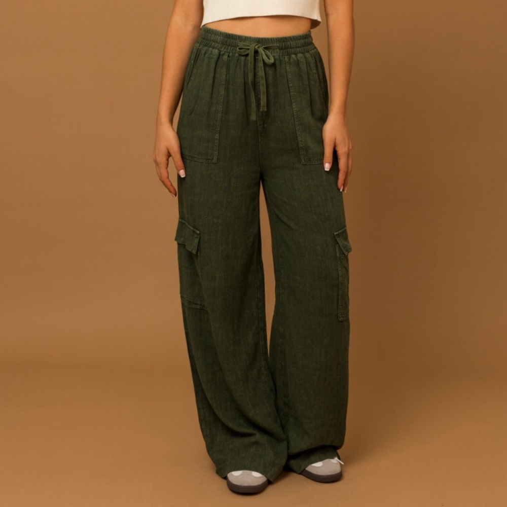 Wide Leg Linen and Cotton Blend Cargo Pants
